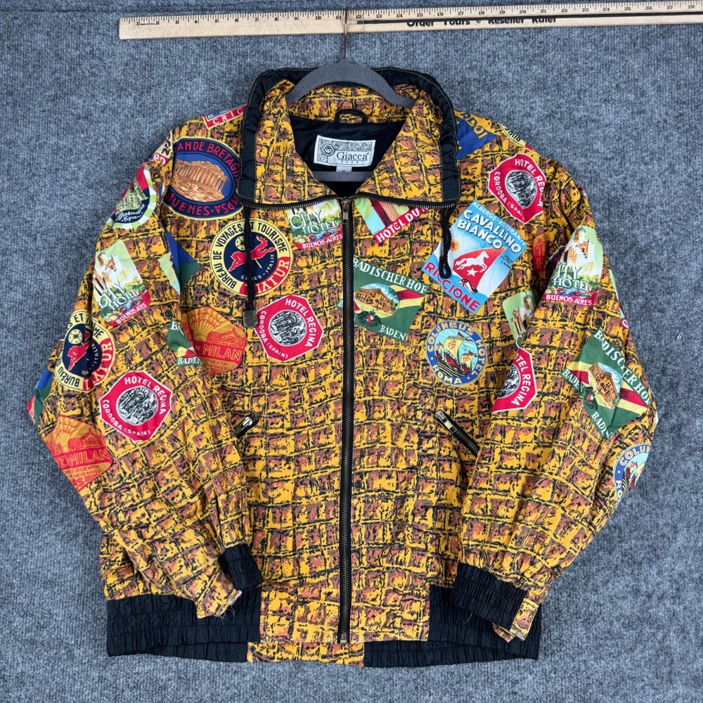 Giacca Sport Bomber Jacket Mens Size M Yellow Multi Travel Patch Print Vintage